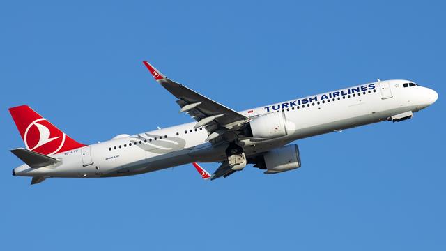 TC-LTF:Airbus A321:Turkish Airlines